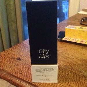 City lips lip plumping gloss CLEAR